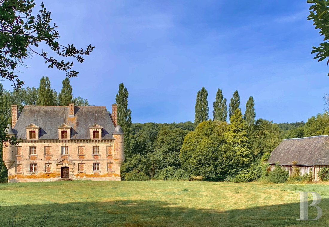 A early 17th century manor house in the heart of a green valley in Orne, not far from Argentan - photo  n°4